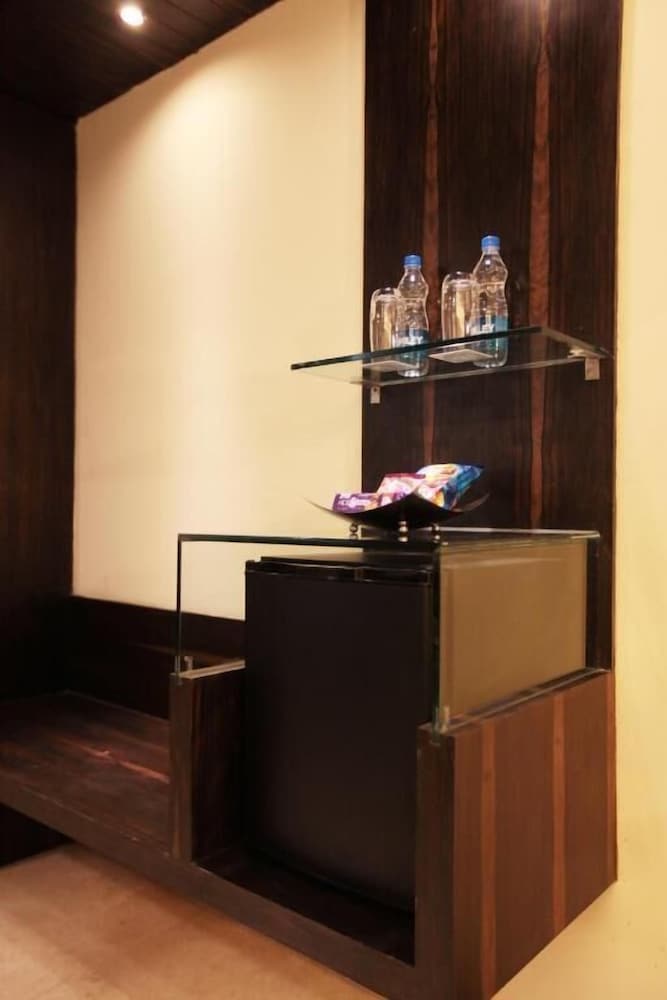 HOTEL PRIVATE AFFAIR 33/35