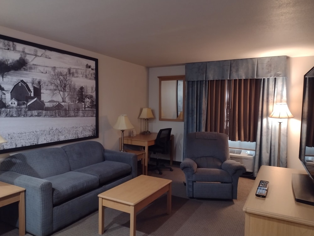 Super 8 by Wyndham Monroe WI 40/54