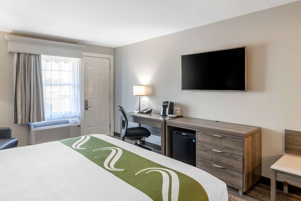 Amsterdam Inn & Suites, an Ascend Collection Hotel 12/28