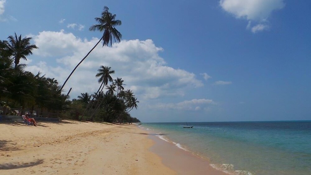 Krisada Beach Resort 28/56
