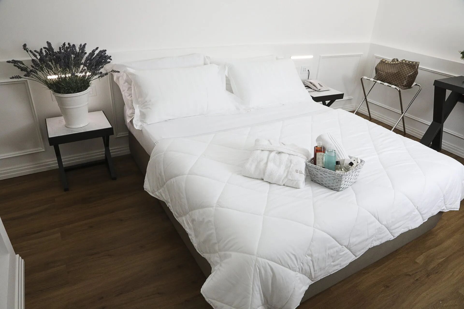 White, Single Bed