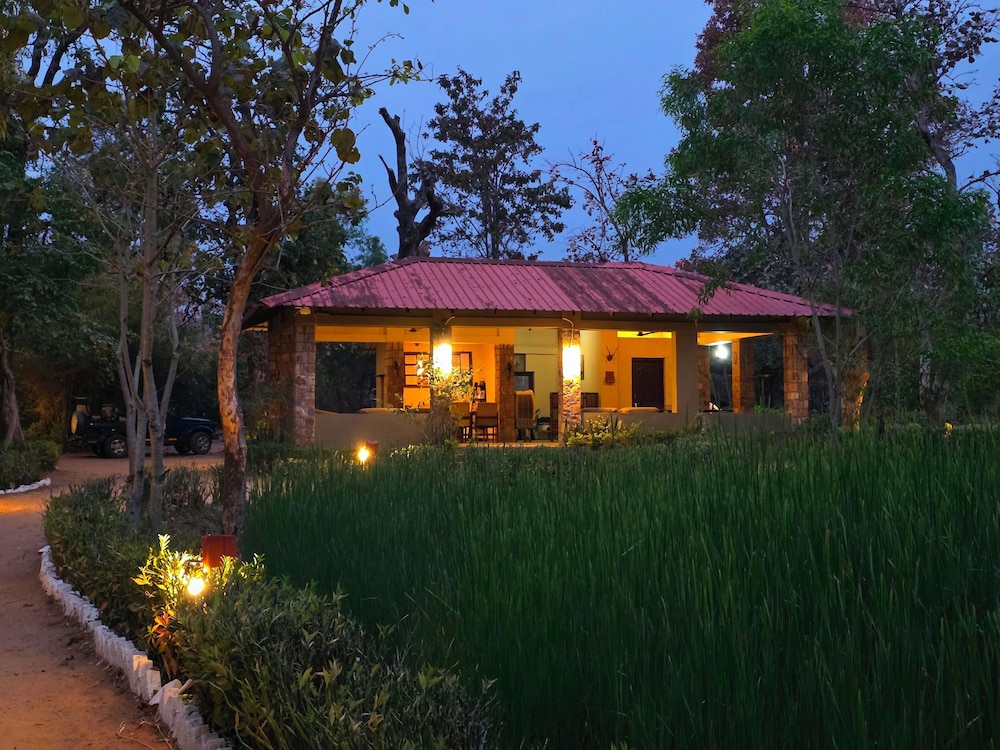 TIGER TRAILS RESORT 3/48
