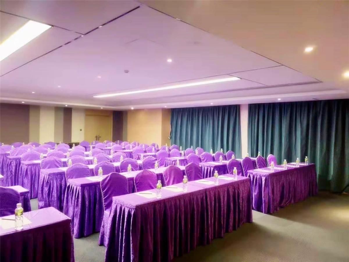 Lavande Hotel (Jiangmen Golf Club) 44/54