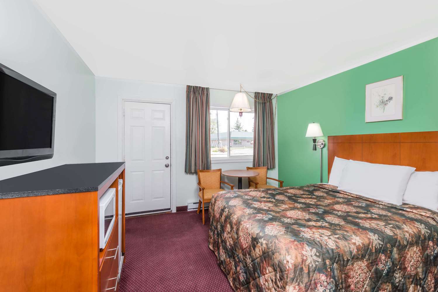 Knights Inn Arnprior 13/34
