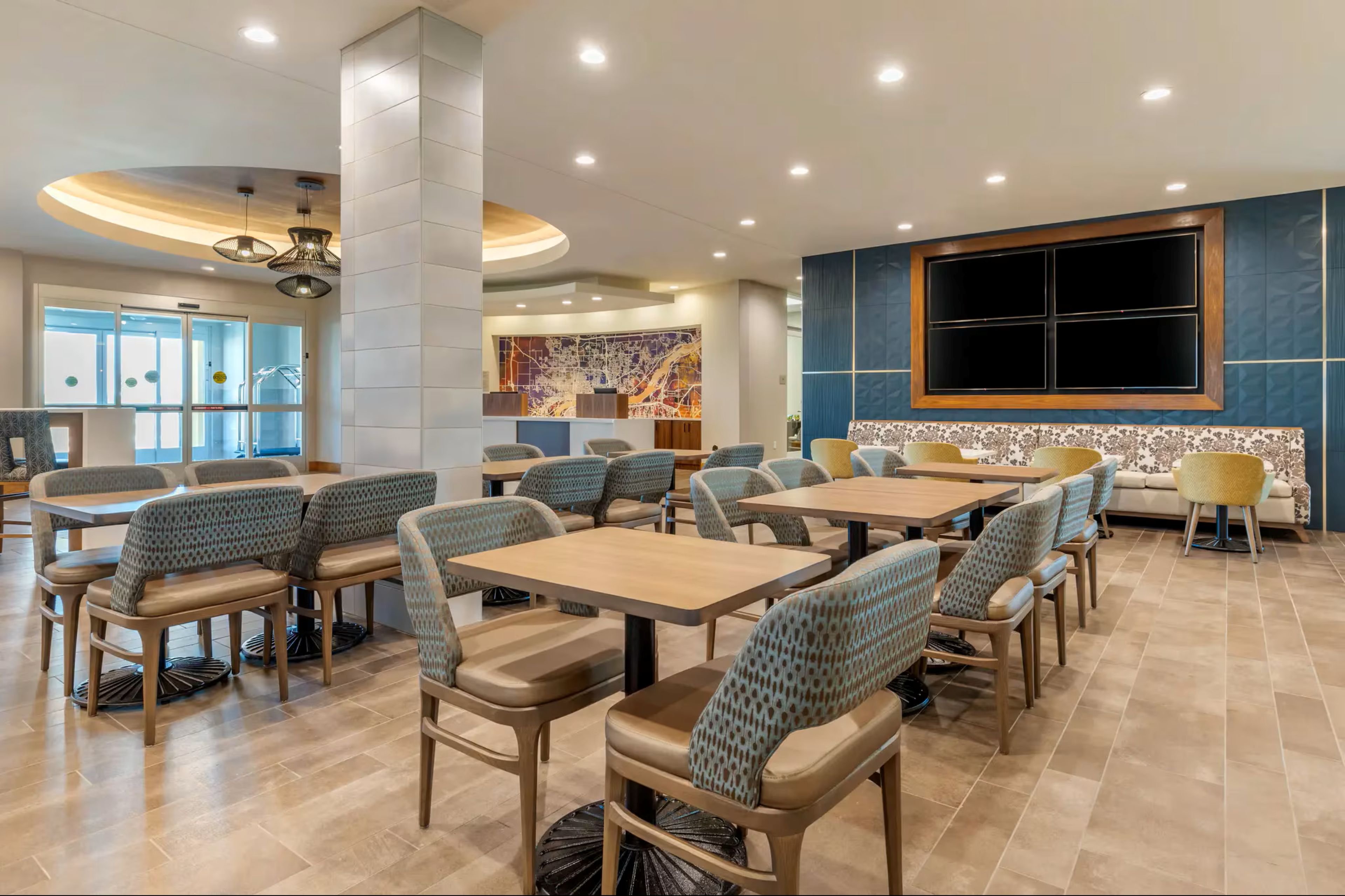 Holiday Inn Express Bettendorf - Davenport NE by IHG 29/41