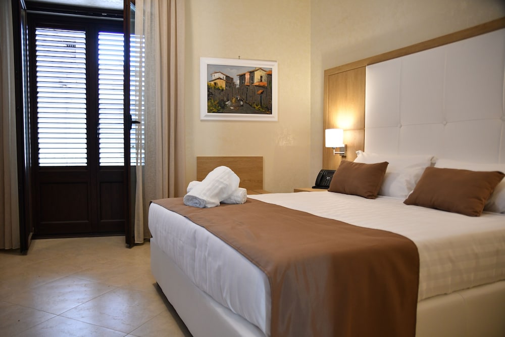La Serenissima Hotel 11/44