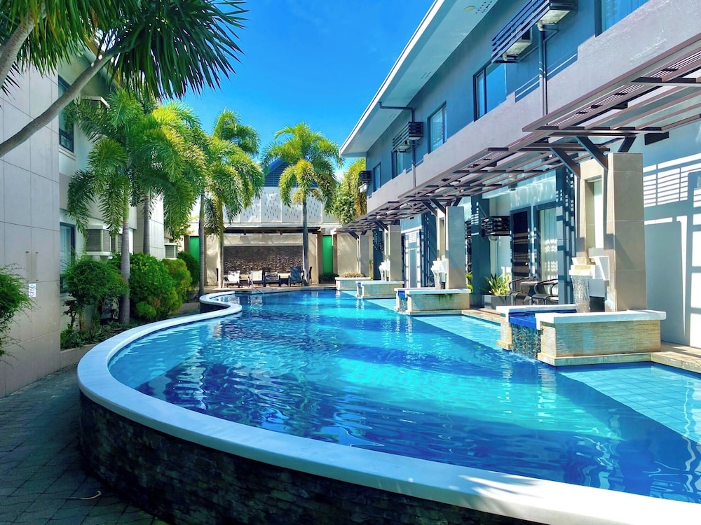 Circle Inn Hotel and Suites 59/63