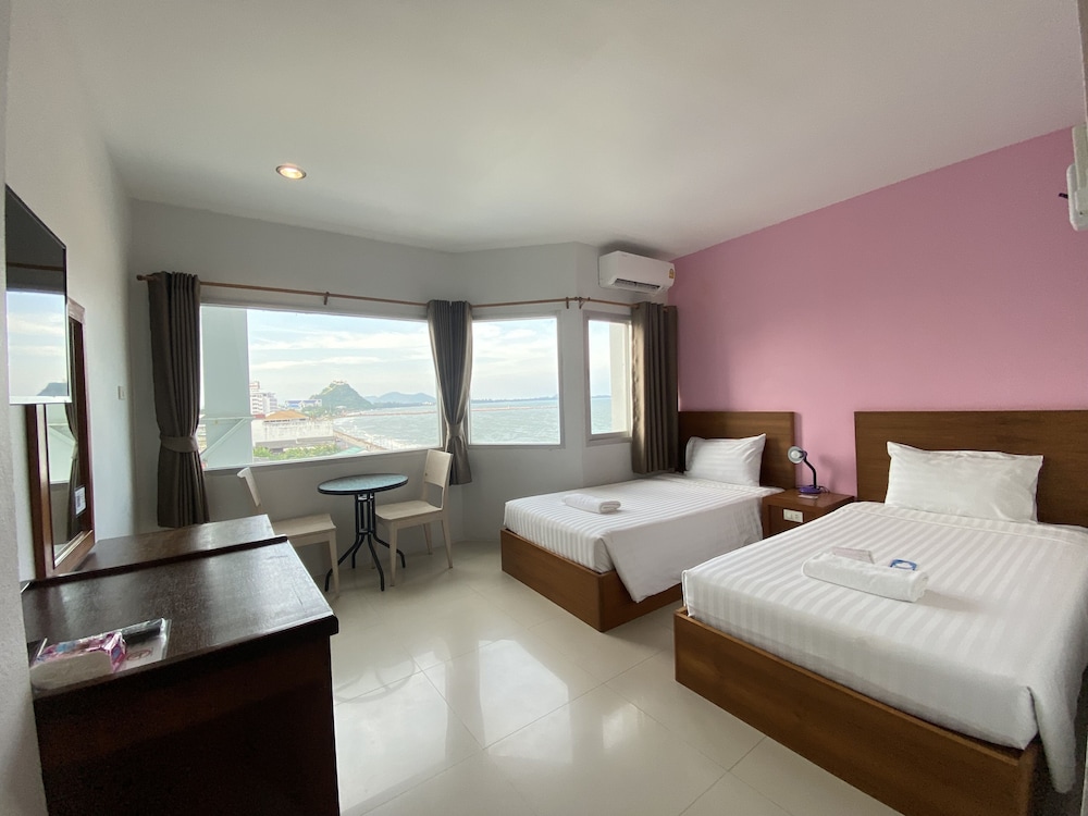Prachuap Beach Hotel 15/40