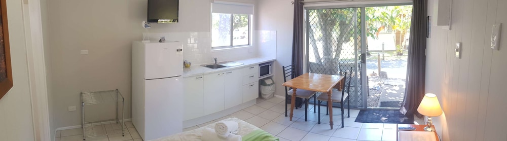 Bush Village Budget Cabins 32/73