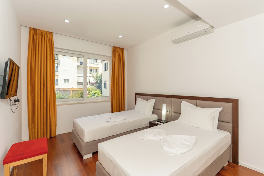 Nemesis Hotel 19/50