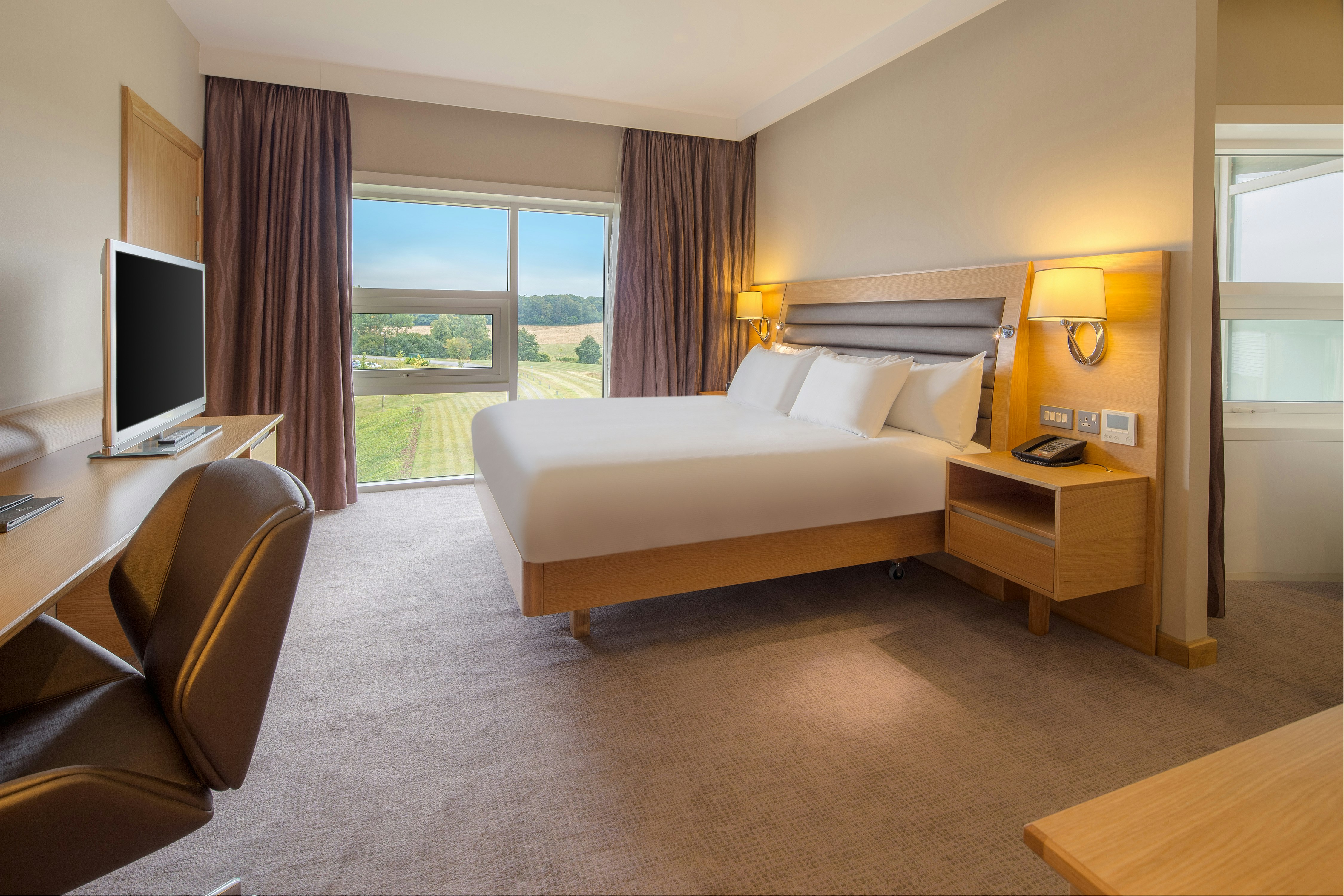 غرفة ديلوكس بسرير كينج، Hilton At St Georges Park Burton upon Trent 3/5