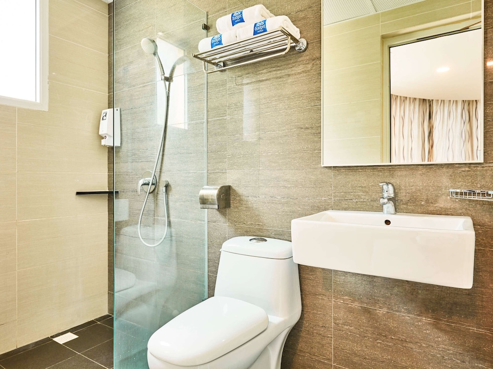 ibis budget Singapore Crystal 16/62