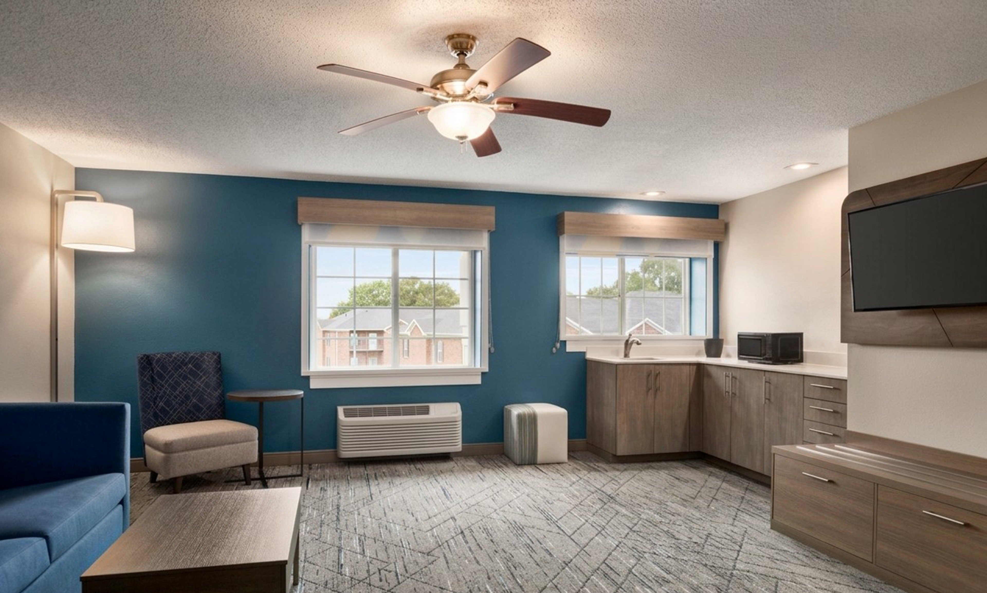 HOLIDAY INN EXPRESS BOWLING GREEN 38/72