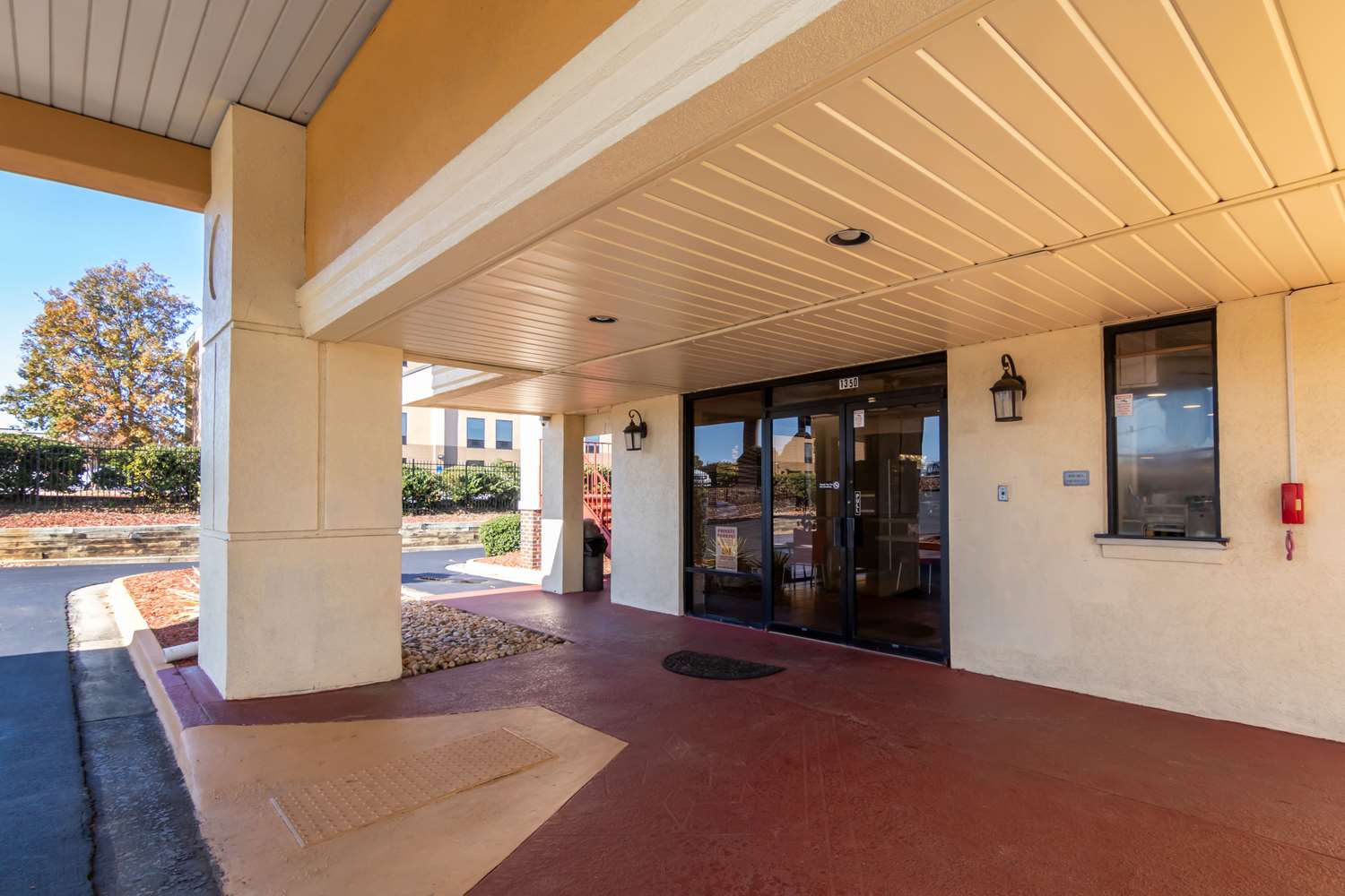 Econo Lodge Conyers GA 28/37