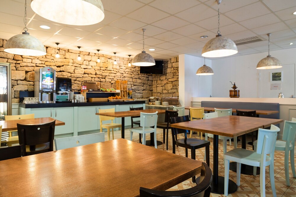 P'TIT DEJ-HOTEL MILLAU 24/31