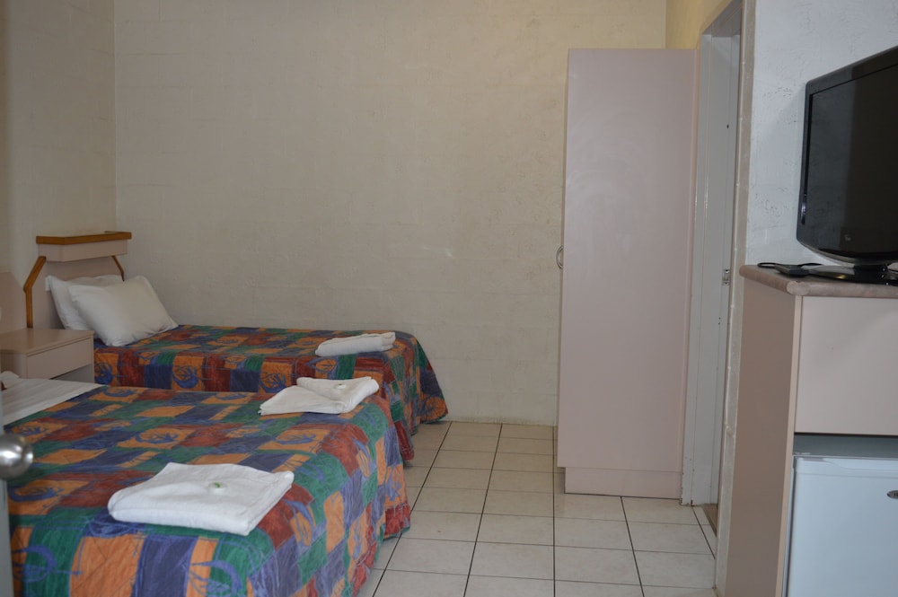 Mid City Motor Inn 5/41