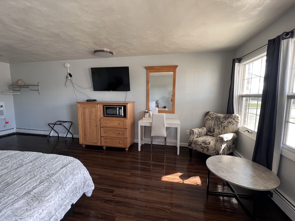Brewer Motor Inn 17/25