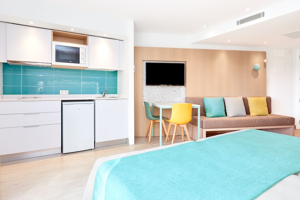 Universal Aparthotel Elisa 68/81