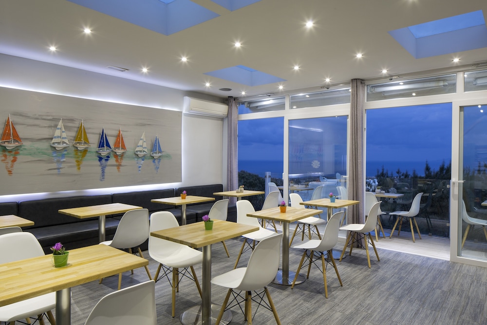 Loizos Apartments 40/50