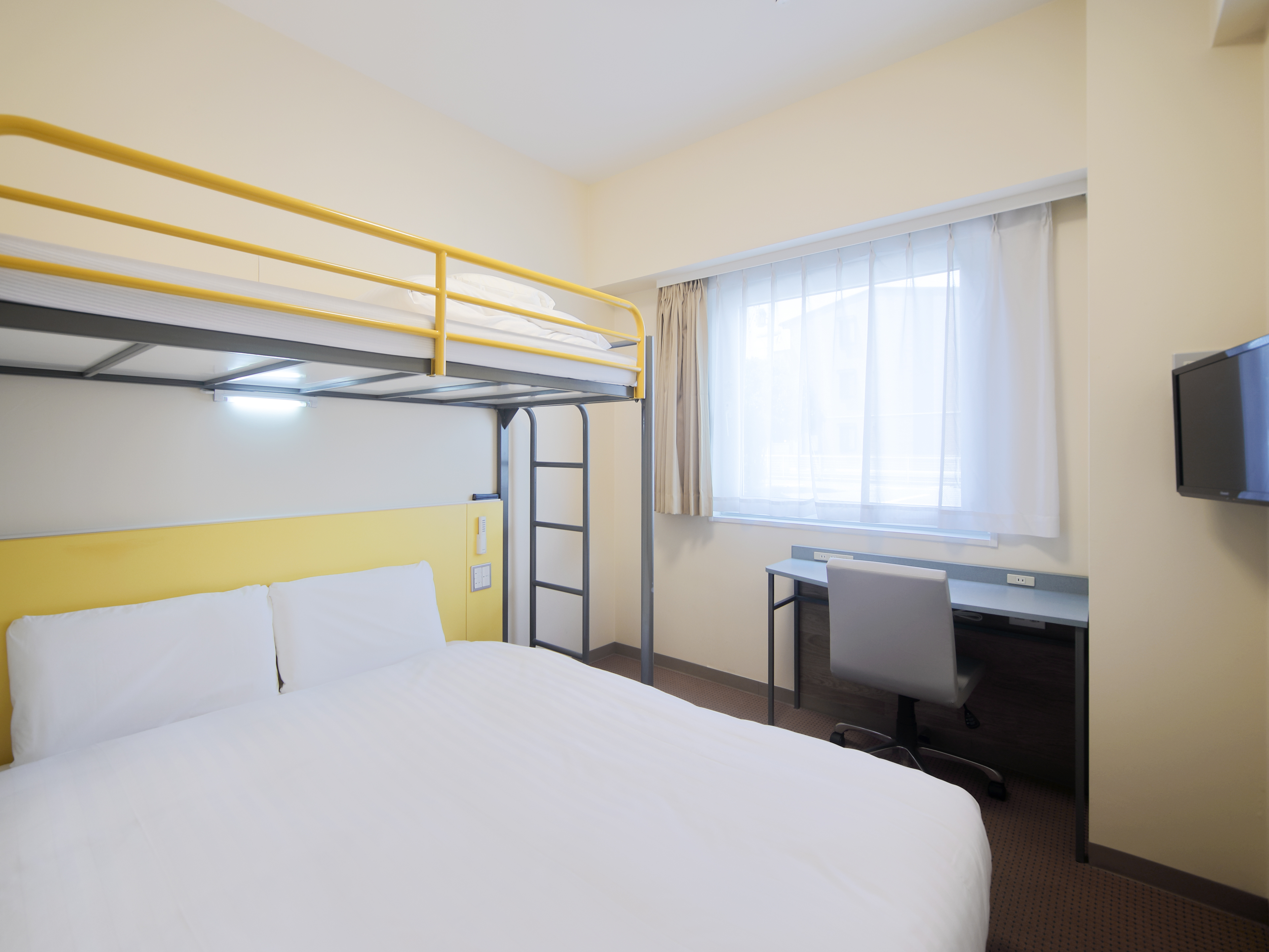 Room, Loft Bed