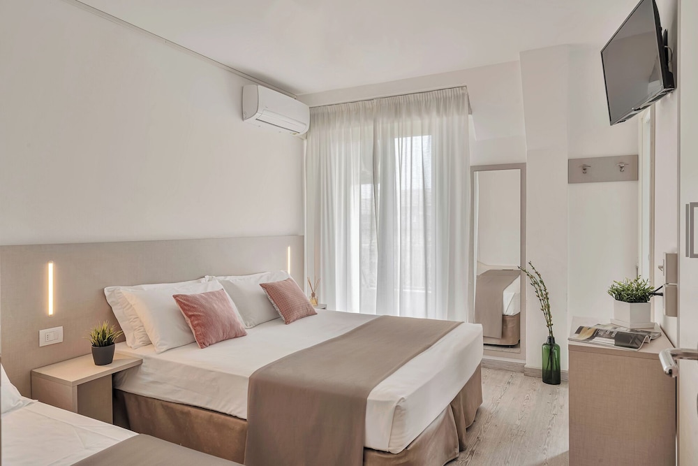 Hotel Lux 4/41