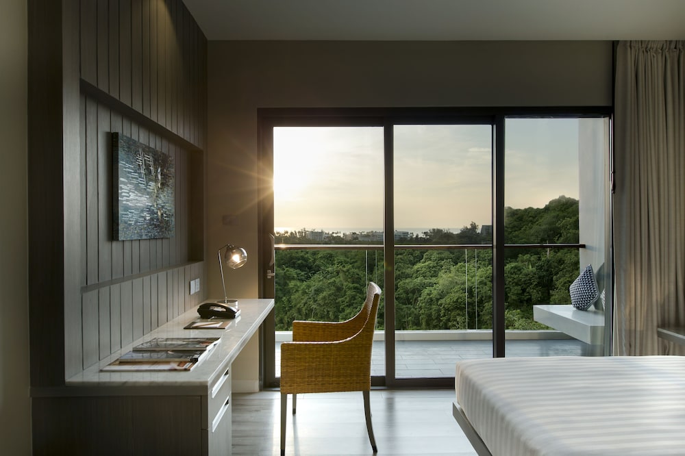 HOTEL IKON PHUKET 24/76