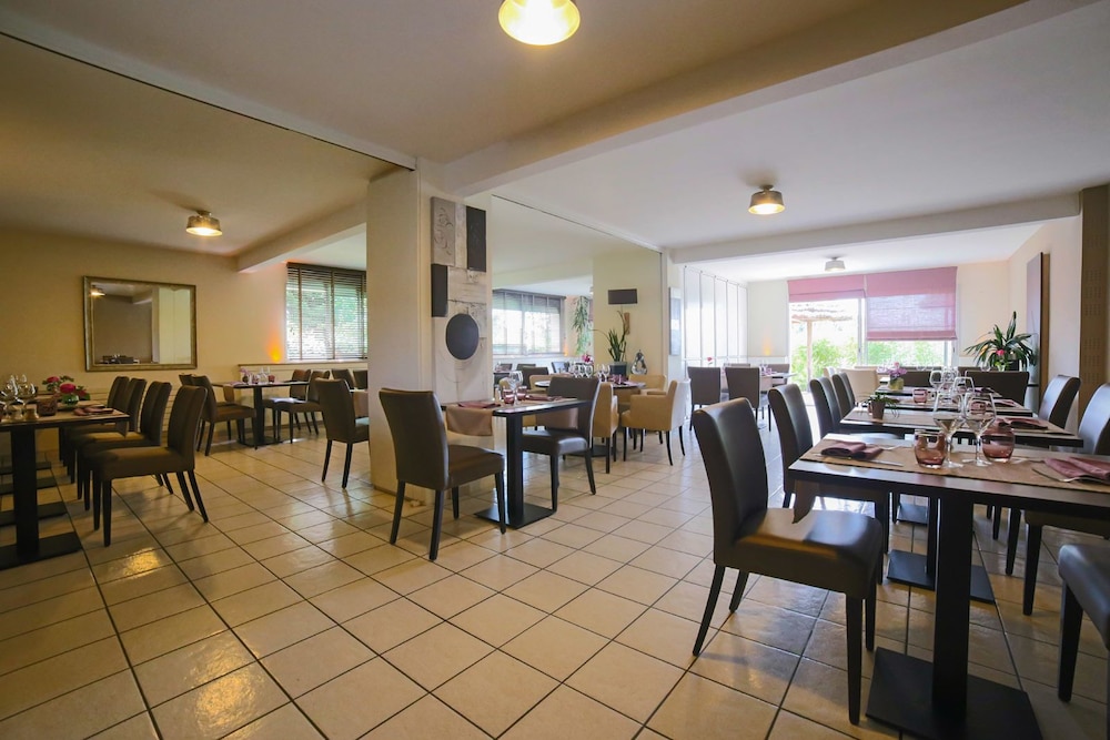 Hotel de La Louee 34/49