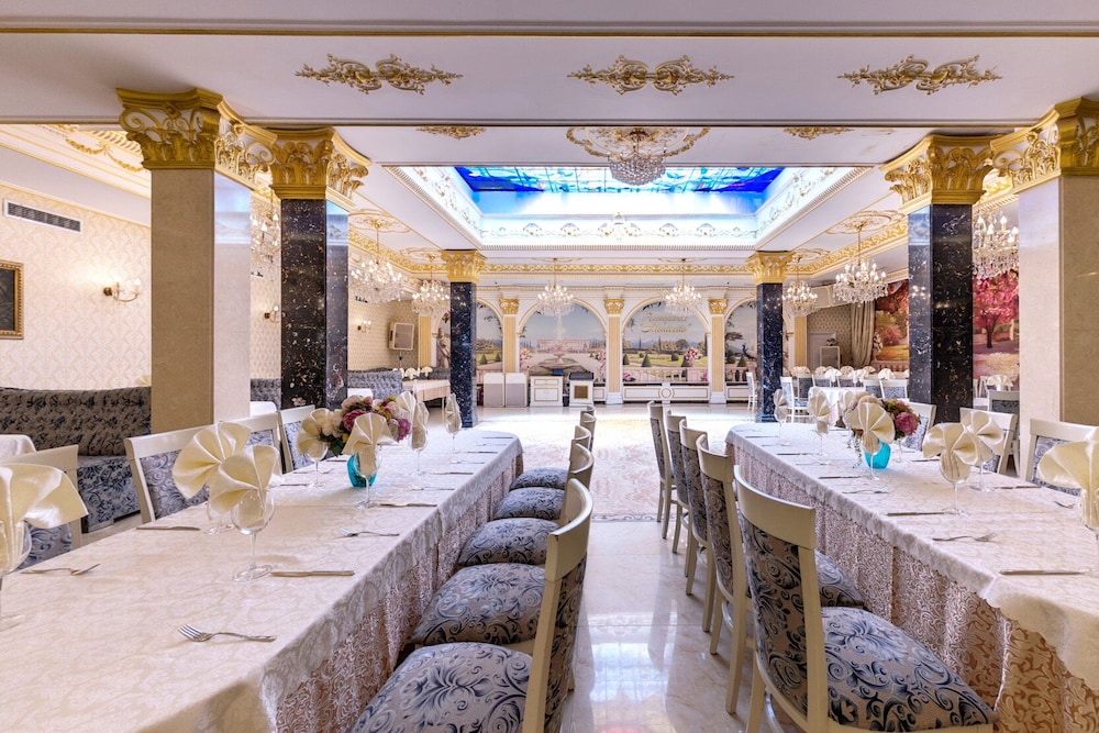 Montecito Hotel Sofia 55/73