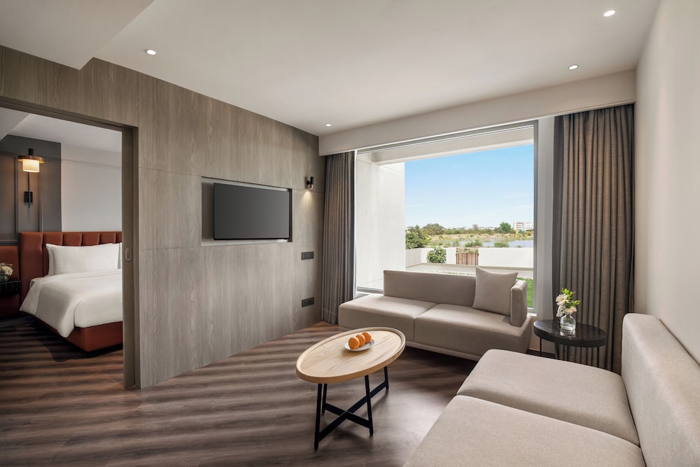 Ramada Encore by Wyndham Indore Nipania 20/44