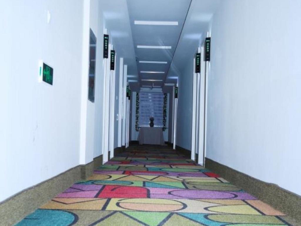 Shell Chengde Longhua County Xingzhou Road Hotel 23/27