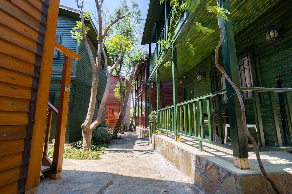 Olbios Marina Resort 49/50