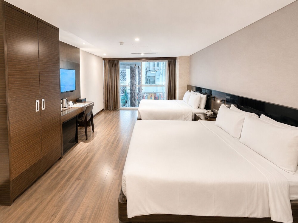 غرفة بريميير عائلية بسريرين كوين بإطلالة على المدينة، QUEEN ANN HOTEL 8/10
