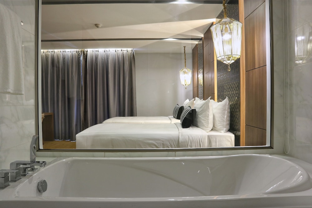 Stay with Nimman Chiangmai 50/50
