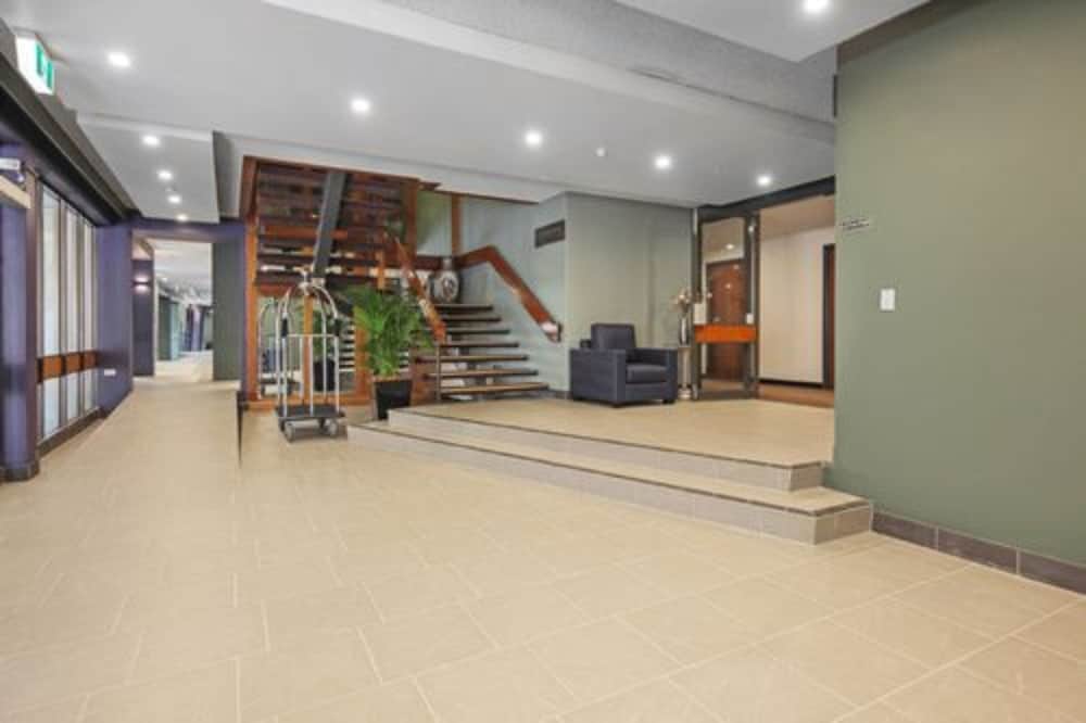Belconnen Hotel Motel Serviced Apartments 7/48