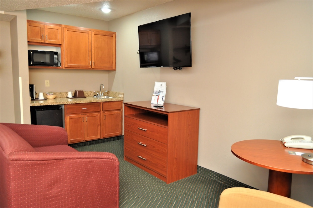 Super 8 by Wyndham Clearfield 30/38