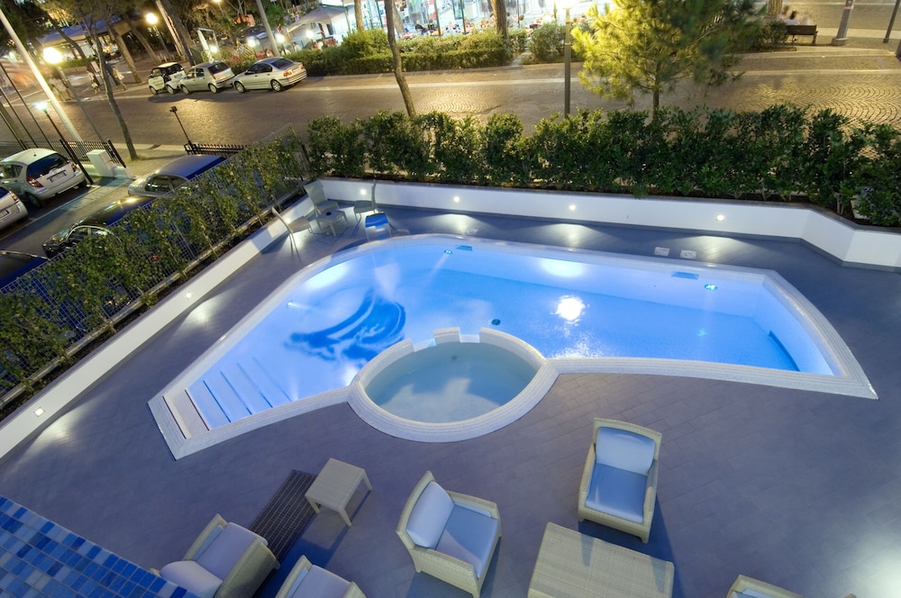 MERCURE RIMINI LUNGOMARE 45/71