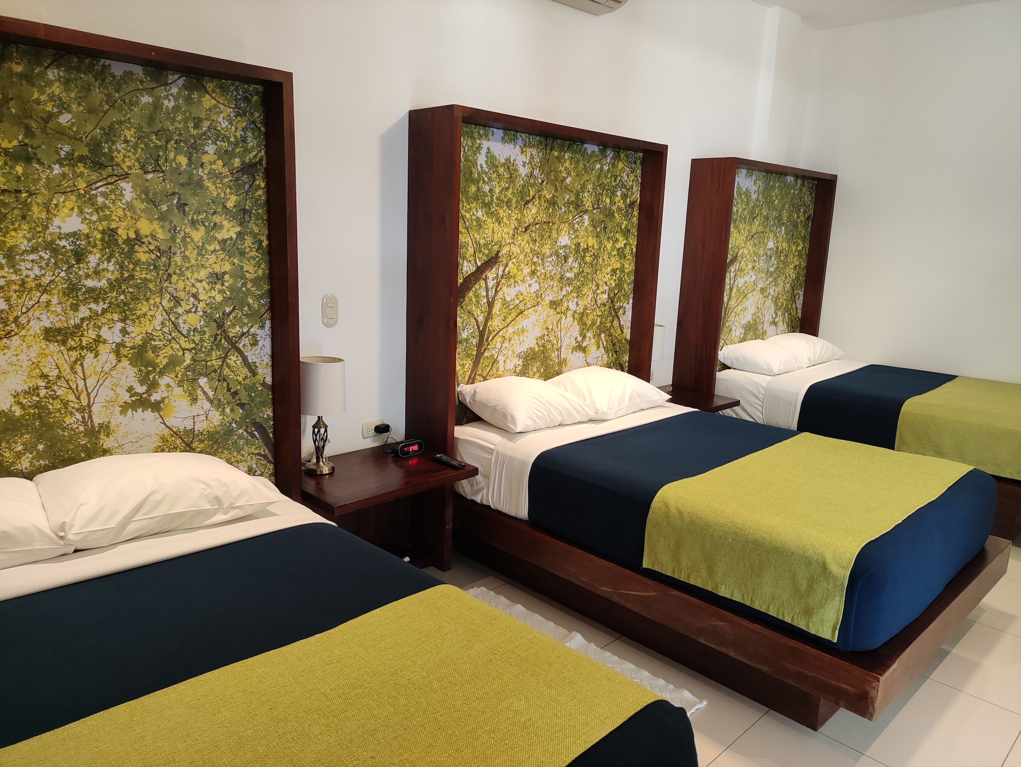 1 BEDROOM, BUSINESS, TRIPLE