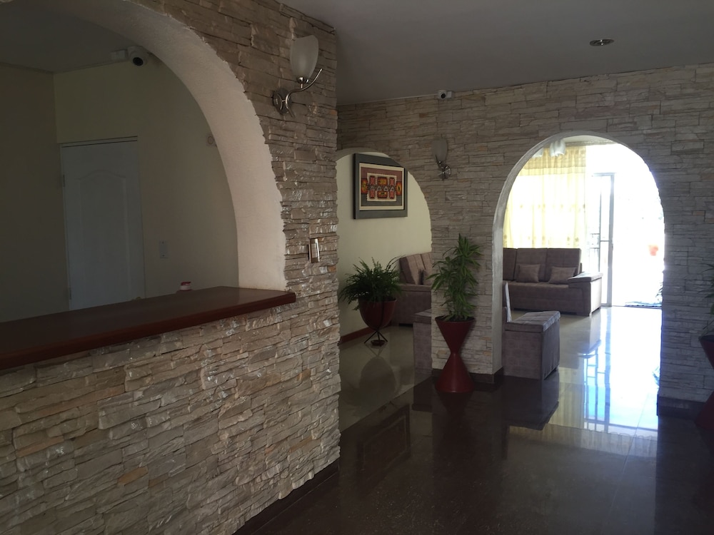 Casa Mores Inn 21/27