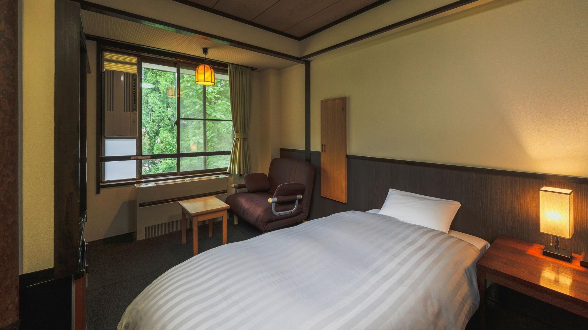 Solo, Standard, Twin Beds, Mountain View