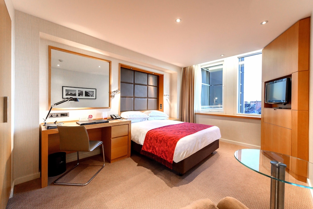 Royal Garden Hotel 16/85