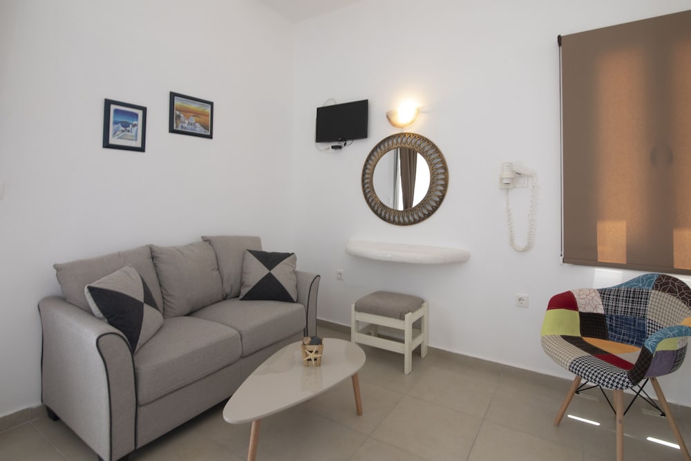 Thira S Dolphin Hotel 40/72