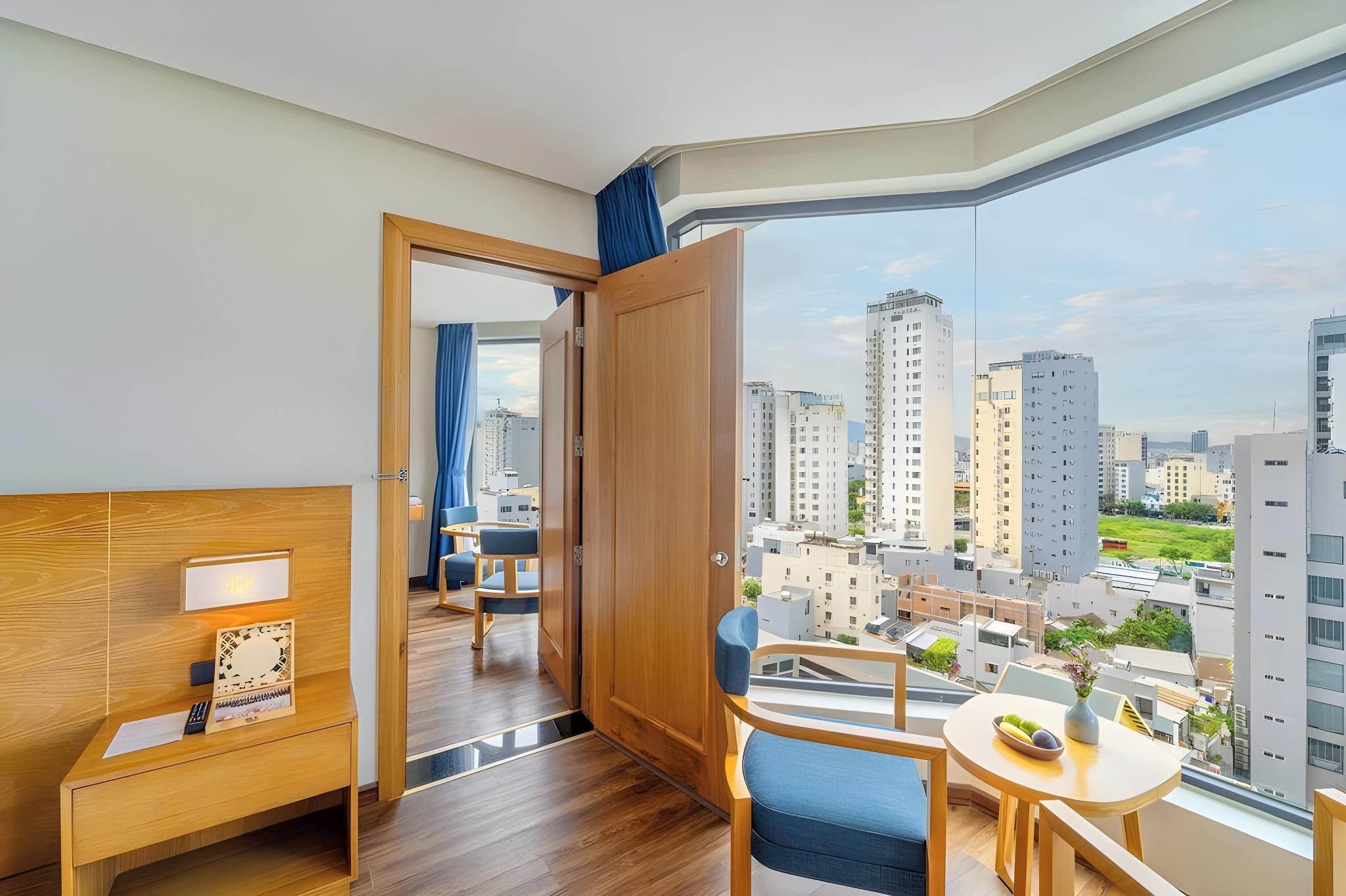 Connecting, Family Suite
