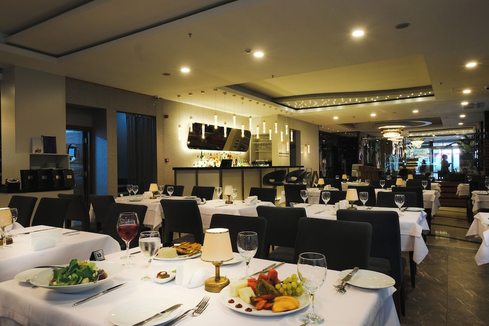 Armis Hotel 38/50