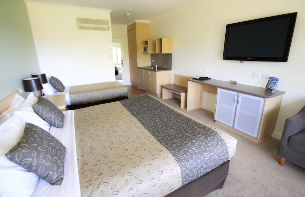 Golden Heritage Motor Inn 14/65
