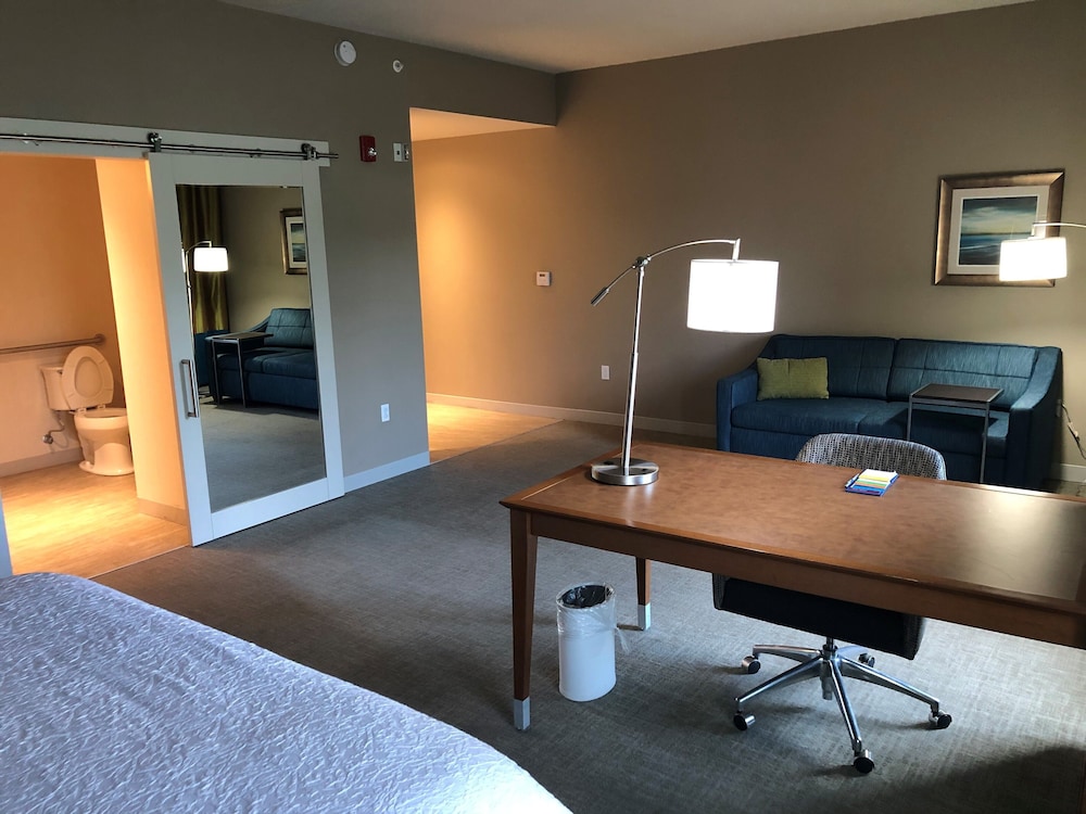 Hampton Inn And Suites Tampa Busch Gardens Area 25/46