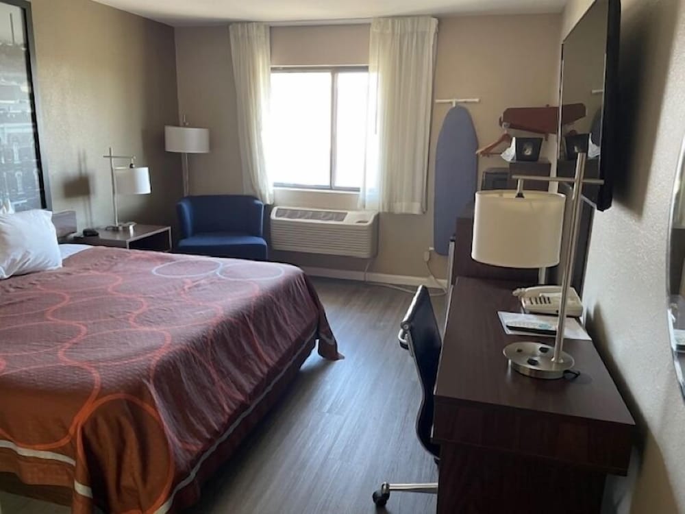 Room, King Bed