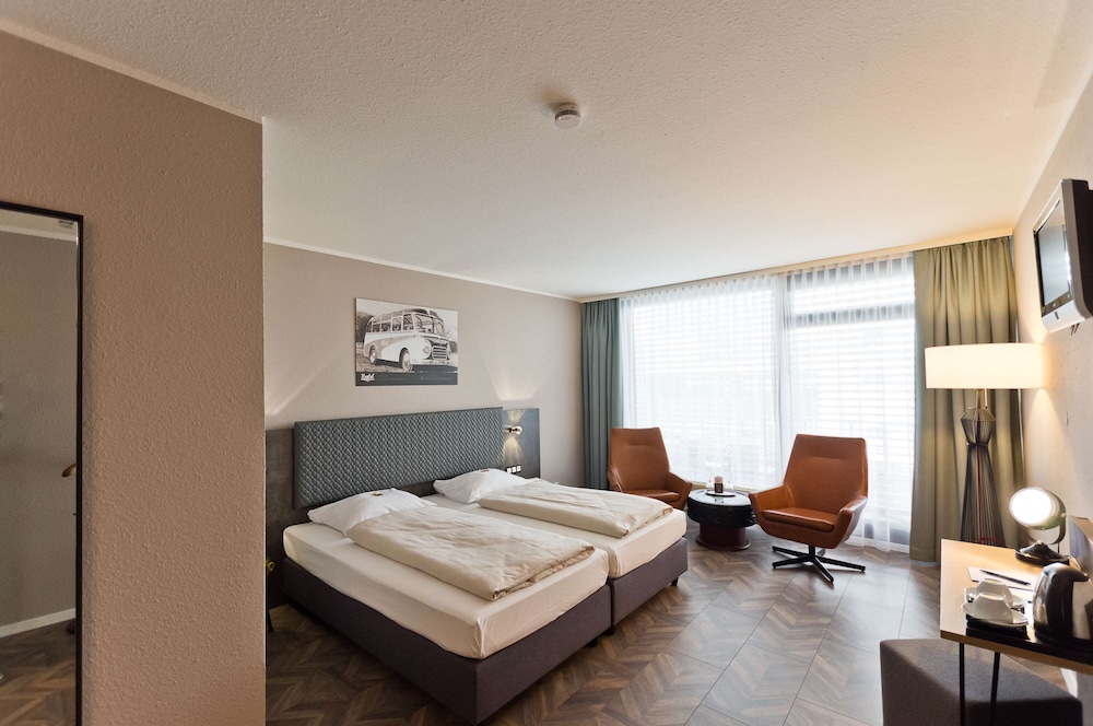 ANA Neotel, Trademark Collection by Wyndham 28/77