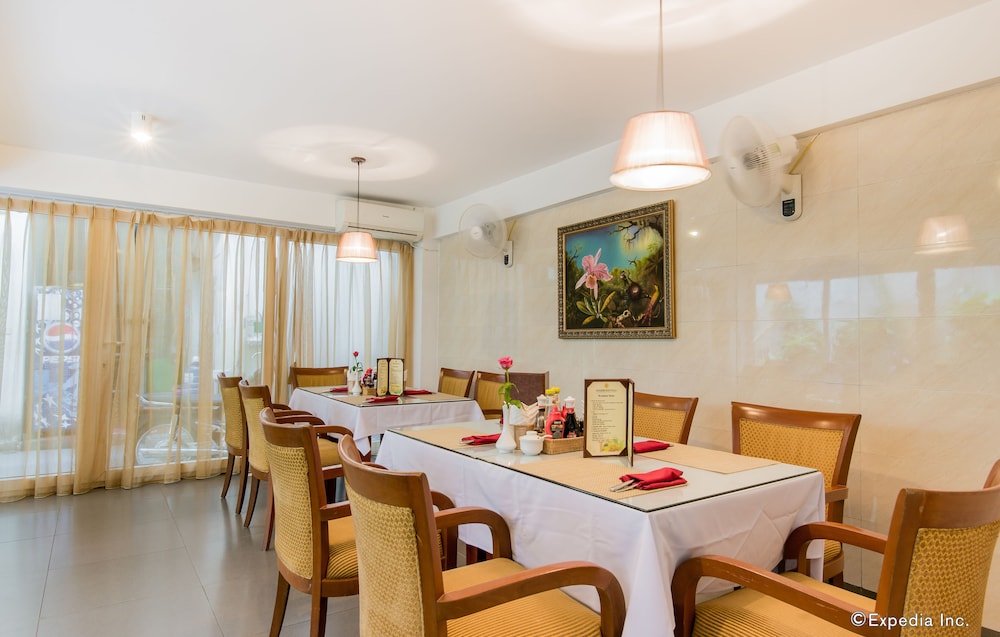Golden Sun Villa Hotel 59/73