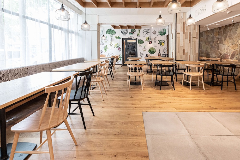 restaurant cafeteria