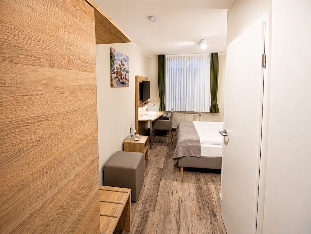 Hotel Fallersleber Spieker 25/50